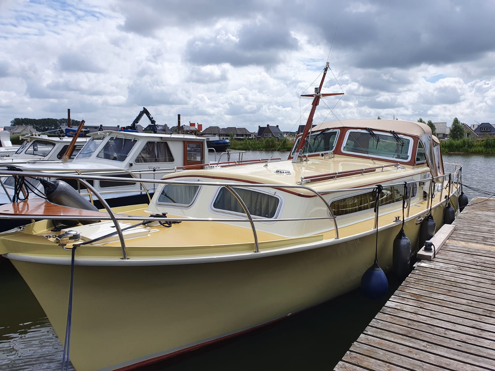 zakdoek Verzadigen Oceaan Hoe schilder je een stalen boot (boven de waterlijn) • Epifanes